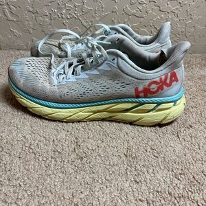 Womens Hoka one one Clifton 7 size 8.5B